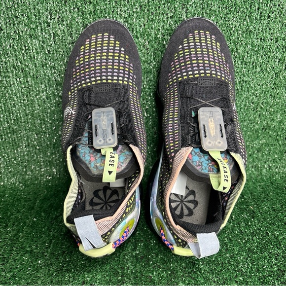 Nike Air VaporMax 2020 Women Size 8.5 Flyknit Black Barely Volt - Picture 5 of 12